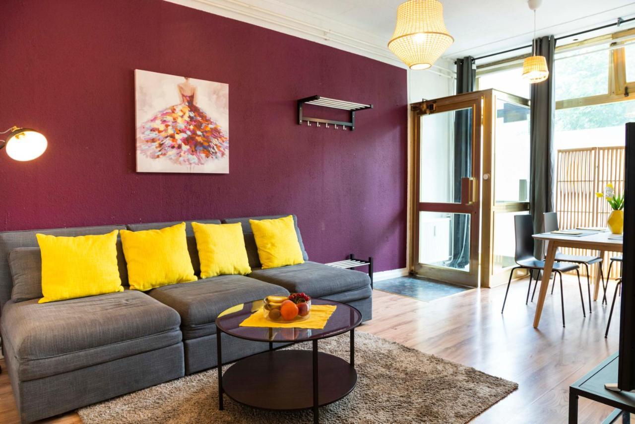 Dl 6 Stations To Alex Appartement Berlijn